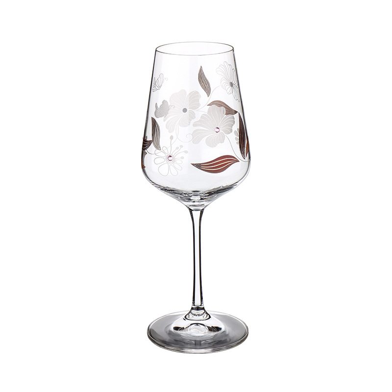 Tazas de cristal sin plomo importadas de alta calidad tazas de vino alto estilo europeo tazas de alto pie artesanía de relieve de lujo ligero tazas de champagne domésticas al por mayor