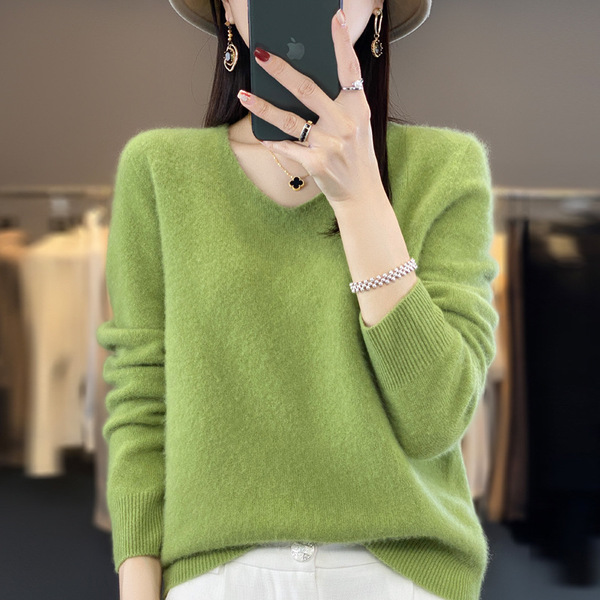 Woolen solid color base body-friendly sweater