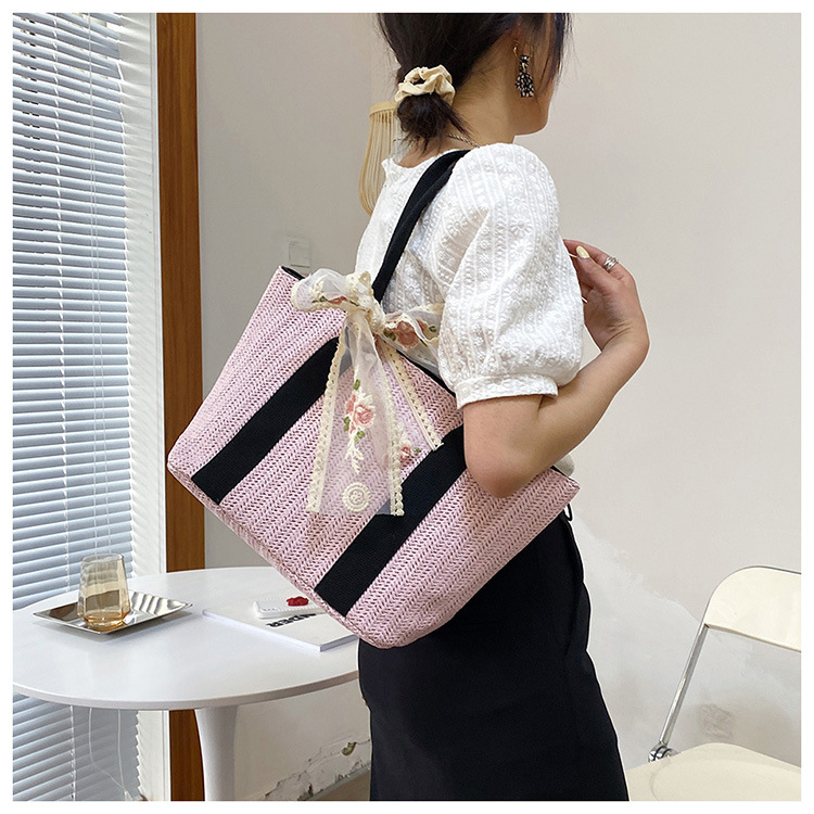 Fashion Lace Straw Large Capacity Shoulder Messenger Portable Bag Wholesale display picture 6