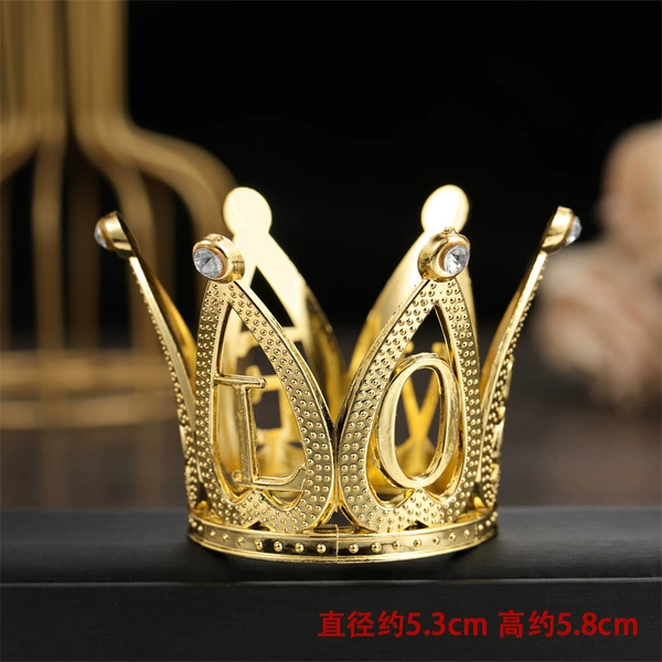 Plastic love crown golden