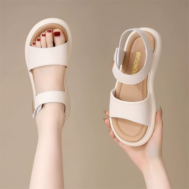 Женская летняя верхняя одежда, сандалии на плоской подошве с эффектом какашек, универсальная нескользящая мягкая подошва в сказочном стиле с юбкой, пляжная обувь с открытым носком в римском стиле.