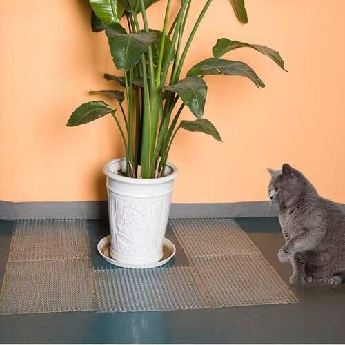 Cross-border outdoor cat repellent mat Anti-cat thorn mat Anti-bird mat PVC pet plastic cushion Anti-scratch sofa for pets