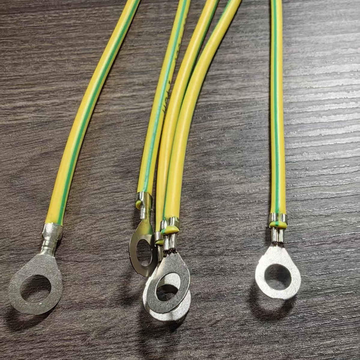 成都桥架接地线铜包铝跨接线2.5平方200长6孔配电新能源适用