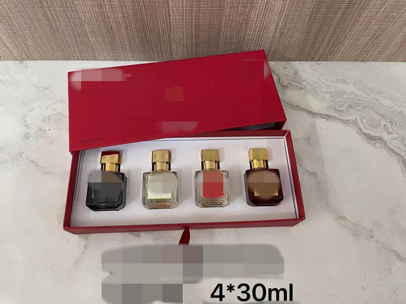 30 Baccarat Four Piece Set