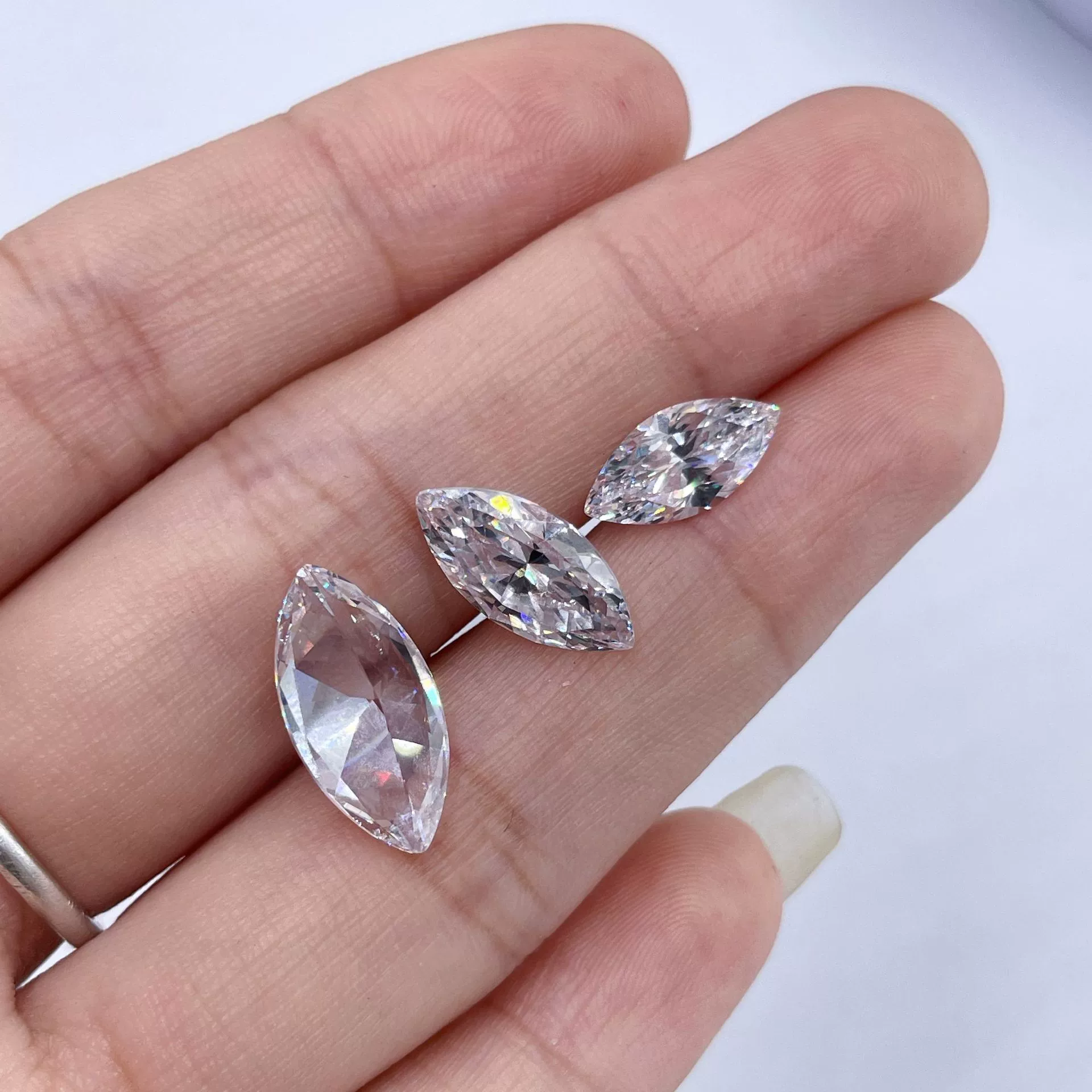 З gemstone with zircon, with gem, (Physicals)
