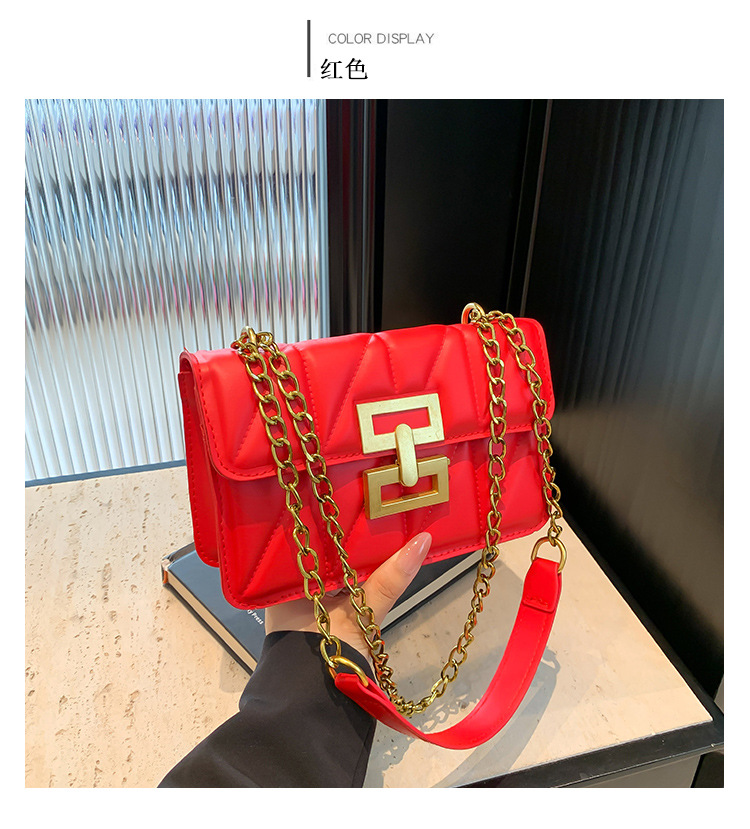 A stylish commuter diamond-patterned lock buckle small square bag, a versatile commuter single-shoulder bag, a new 2024 model, a women's crossbody bag undefined