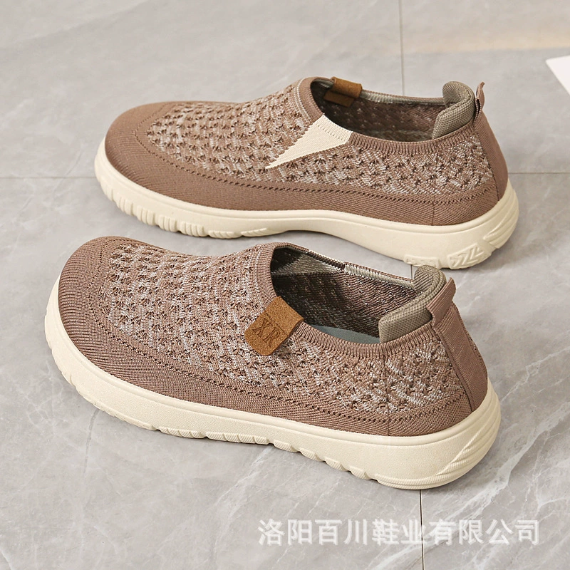 2025 новые стильные старые пекинские тканевые туфли для женщин, дышащие туфли для мам с мягкой подошвой, удобные прогулочные туфли для людей среднего и пожилого возраста.