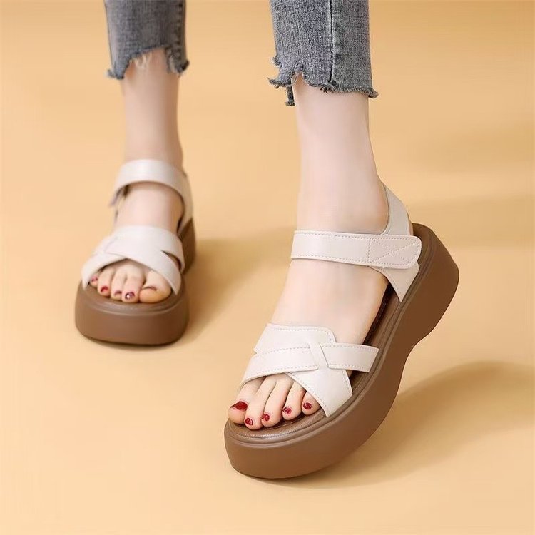 Sandalias romanas para mujeres 2026 nuevo verano con suela suave no se cansa pies ligeros antideslizantes zapatos de playa con suela gruesa para la falda