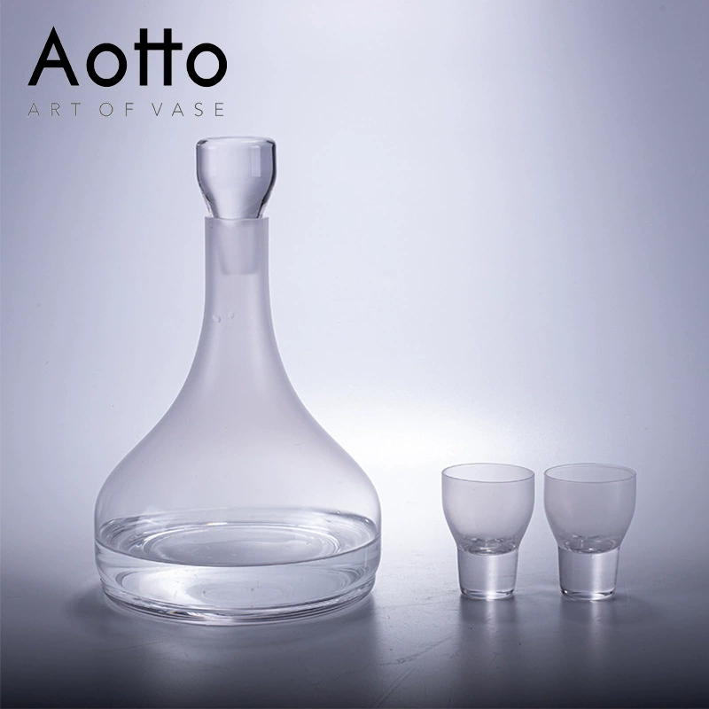 Modern crystal creative wine decanter, wineglass, simple and elegant design, gradient