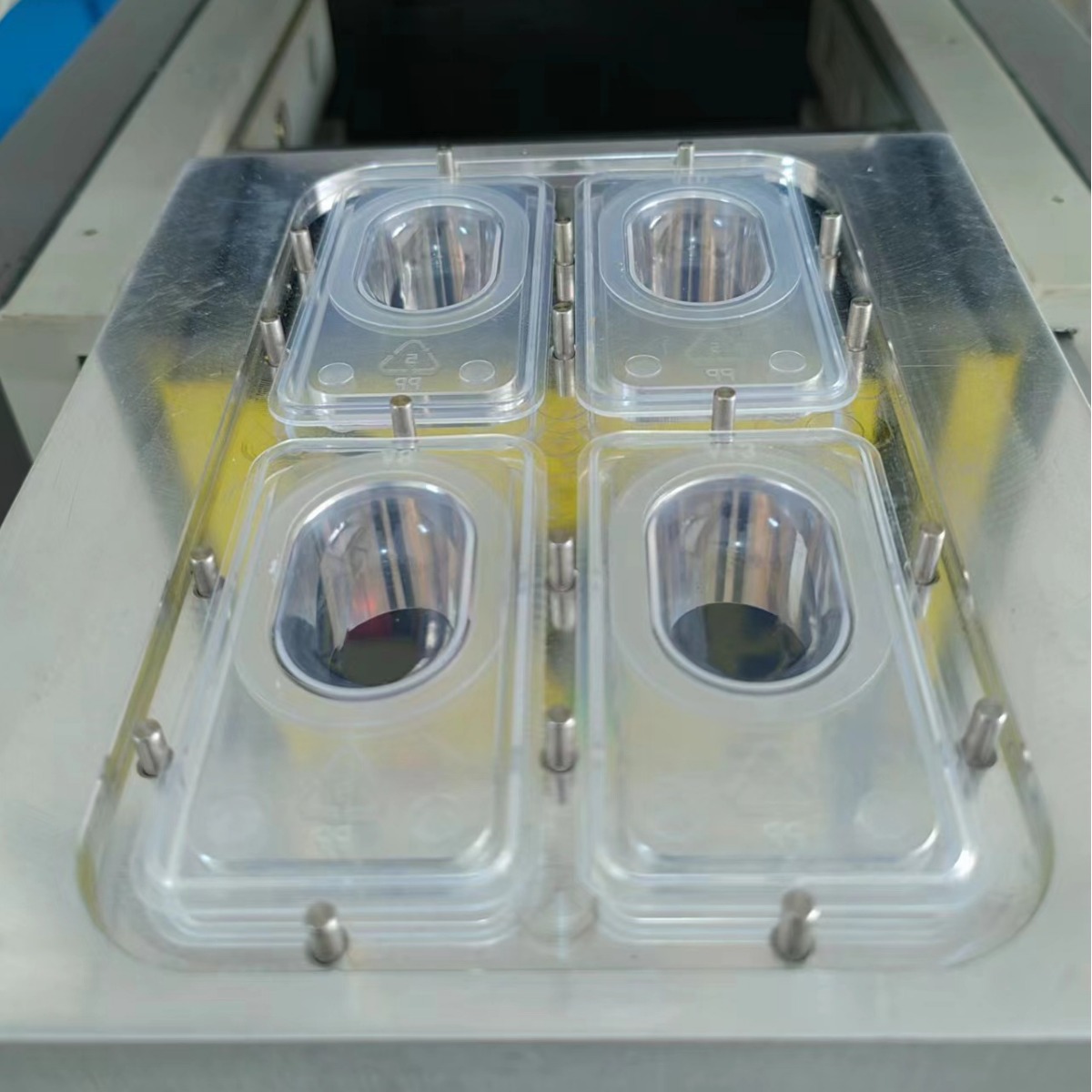 隐形眼镜盒包装机隐形眼镜封口机定制模具开模订制封口机出口设备