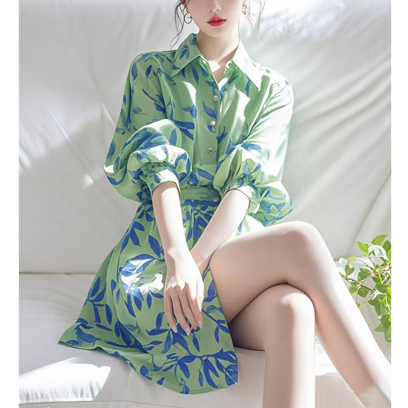 2025秋季新款绿色印花衬衫连衣裙设计感绝美温柔风裙子气质中长款|undefined