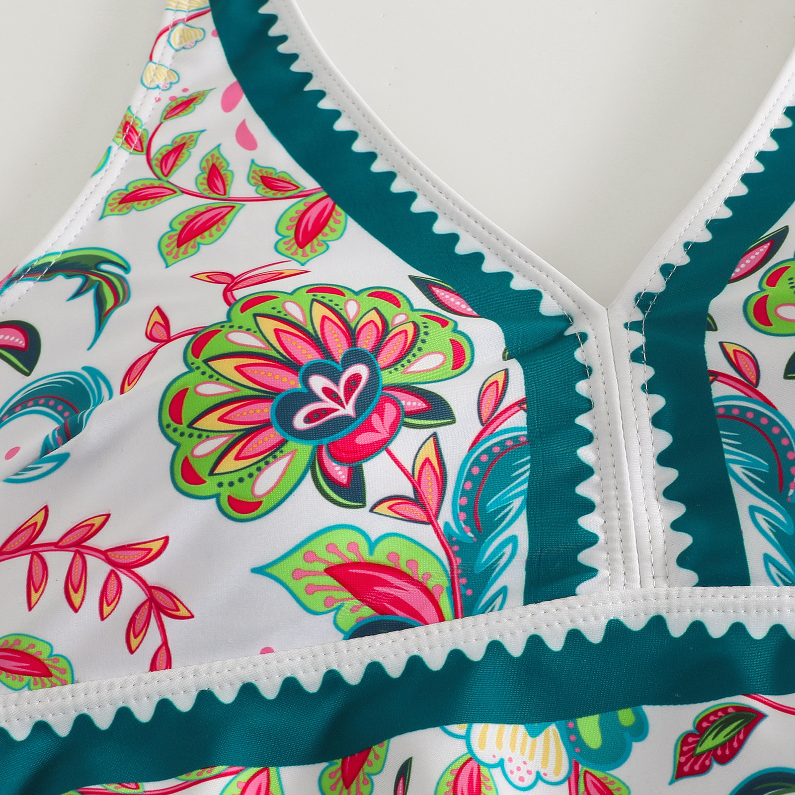 2024 New Cross Border Sports Split Swimsuit for Women's European and American Large Flat Angle Swimsuit_voghion.com