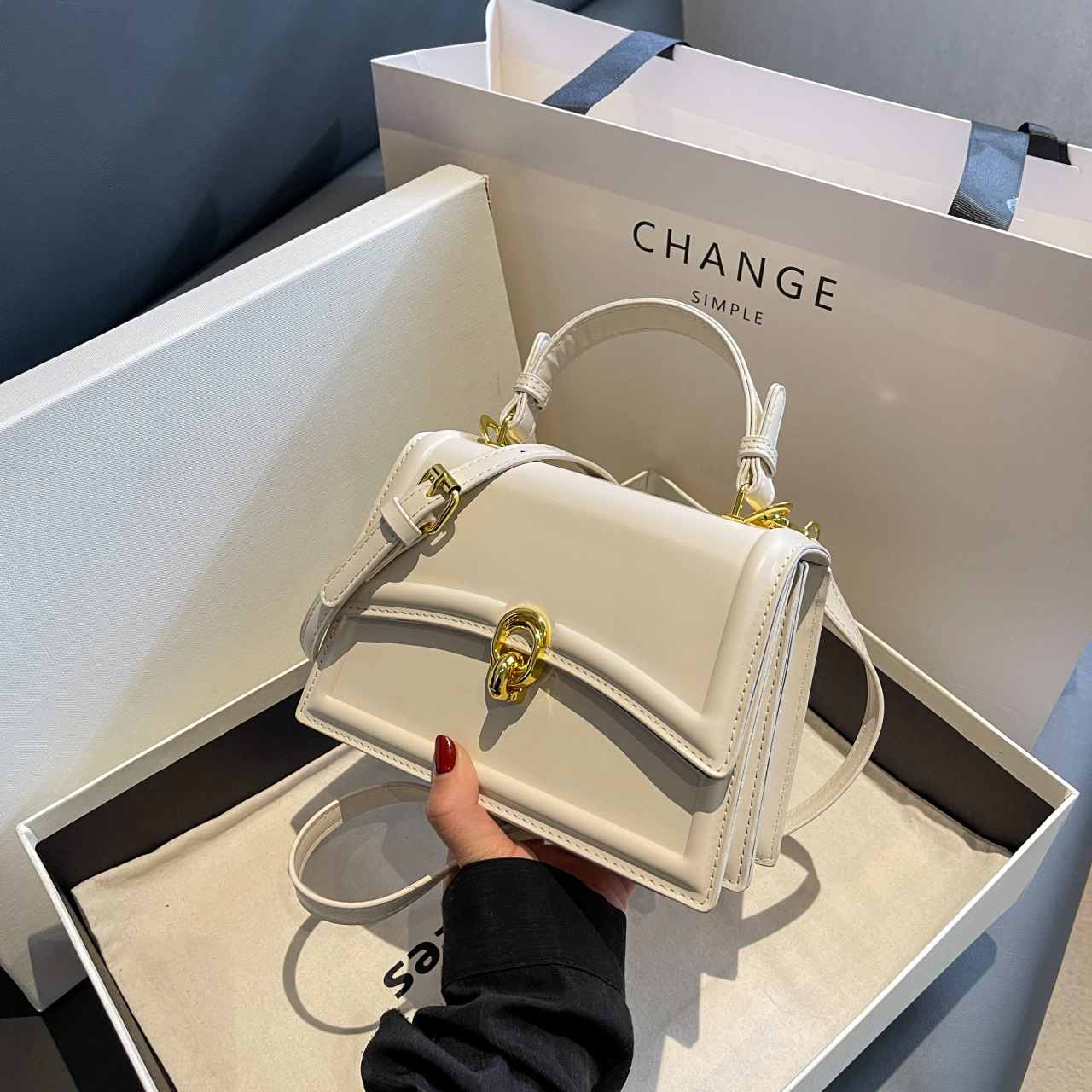 高級質感2024新款小包包女今年流行百搭斜挎包洋氣手提小方包