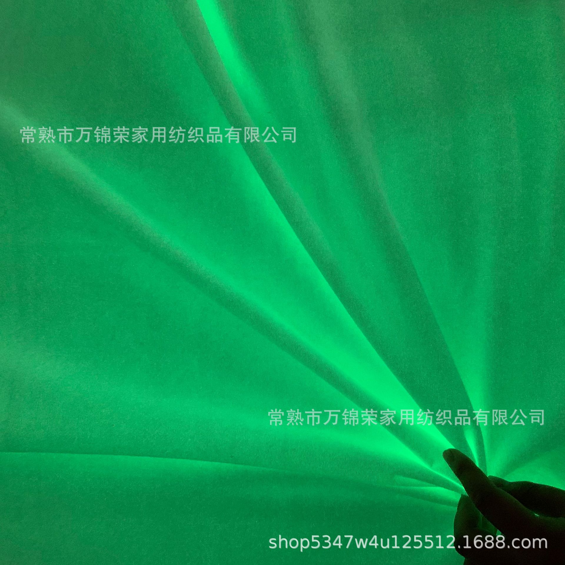 超柔夜光面料满版印发光布 荧光布 短毛绒玩具布彩色装饰发光面料-阿里巴巴
