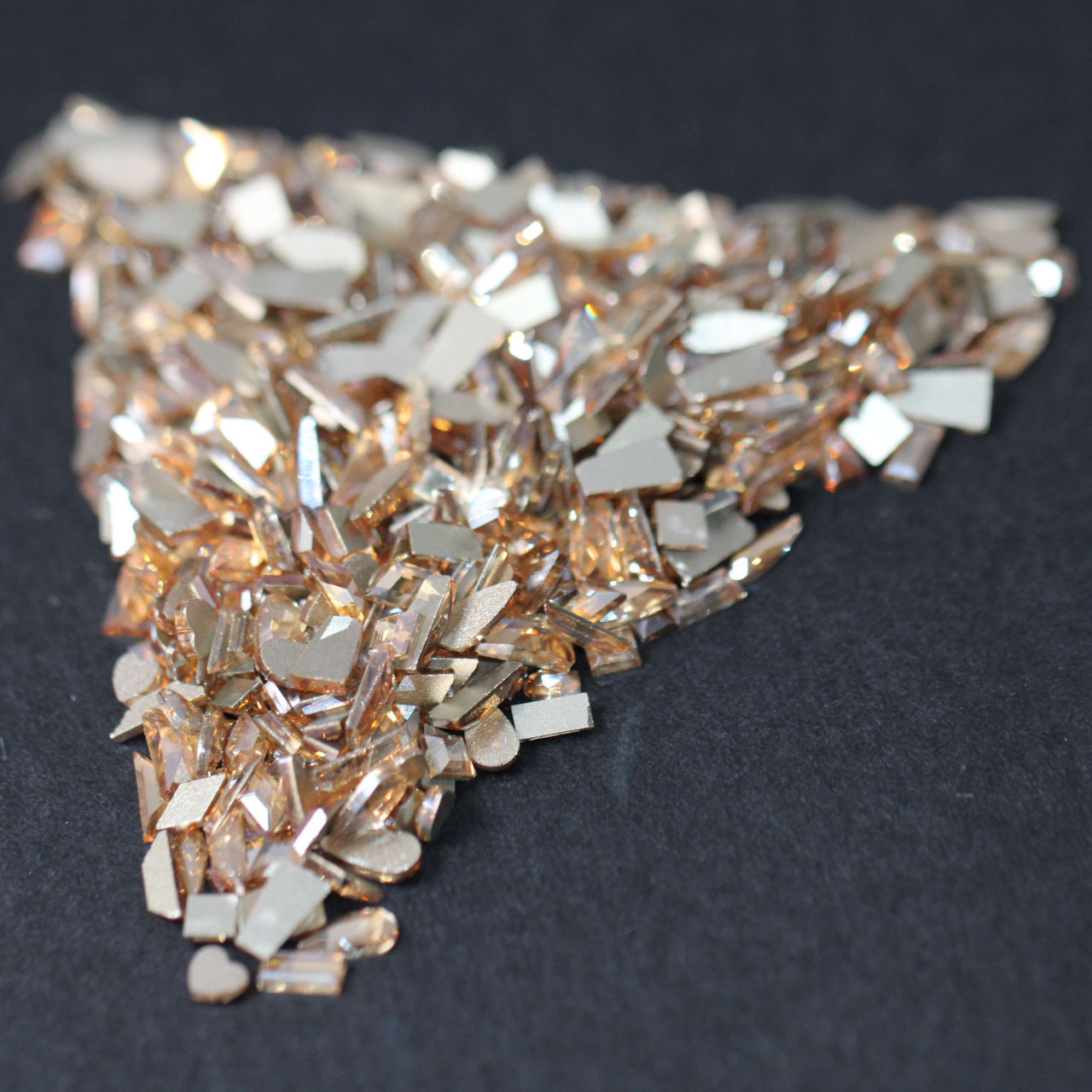 Champaña mini pequeño marrón plano nuevo diamante de manicura perforación de malla de diamante rojo brillante joyería de manicura