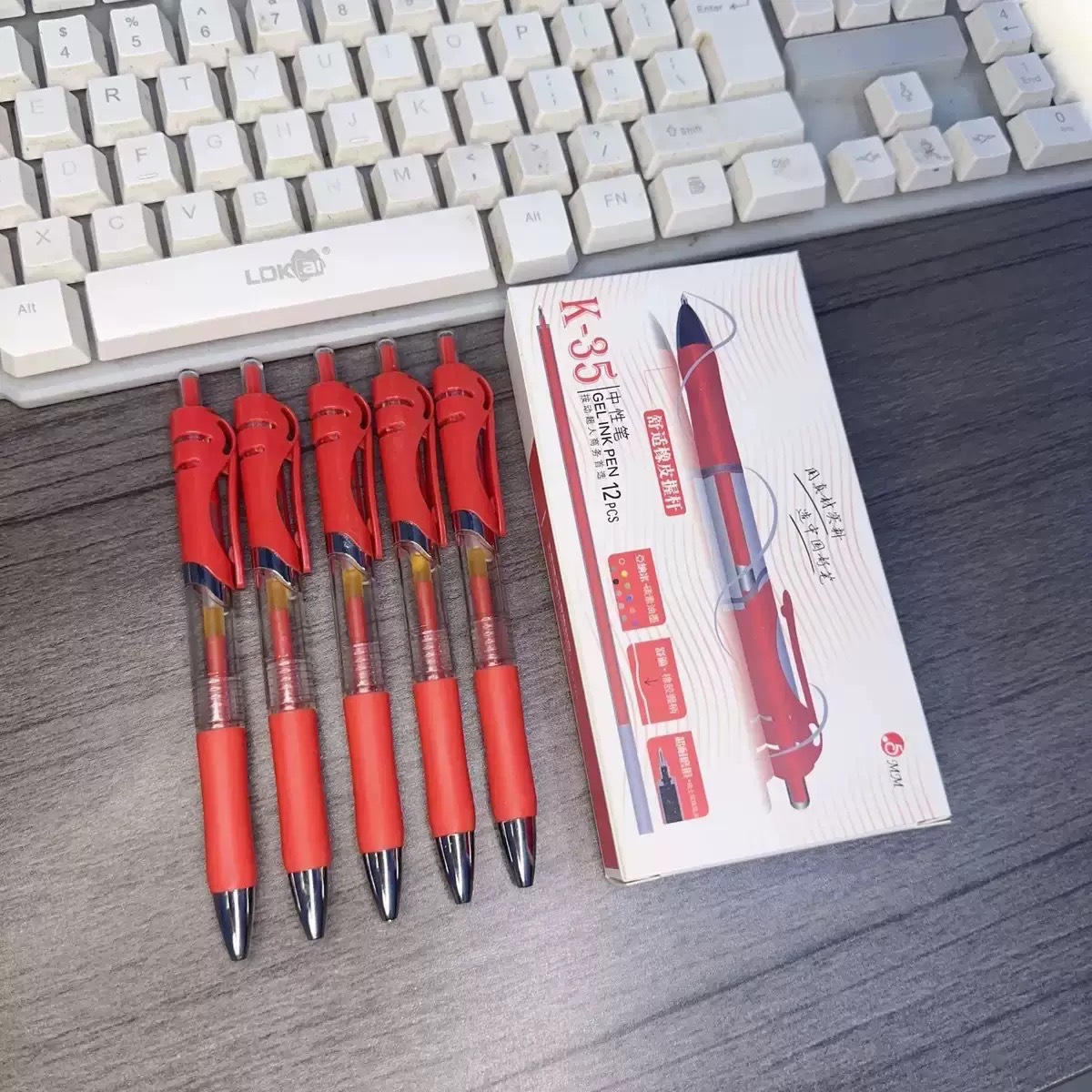 Estudiantes y maestros especiales corrección de tareas bolígrafo rojo tinta continua funda adhesiva suave de alto valor visual de secado rápido bolígrafo neutro image 16