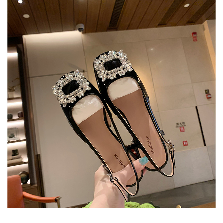 Sandalias de Punta cerrada para mujeres 2023 verano nuevo rhinestone tacón grueso antideslizante moda todo-fósforo estilo de hadas retro tacones altos