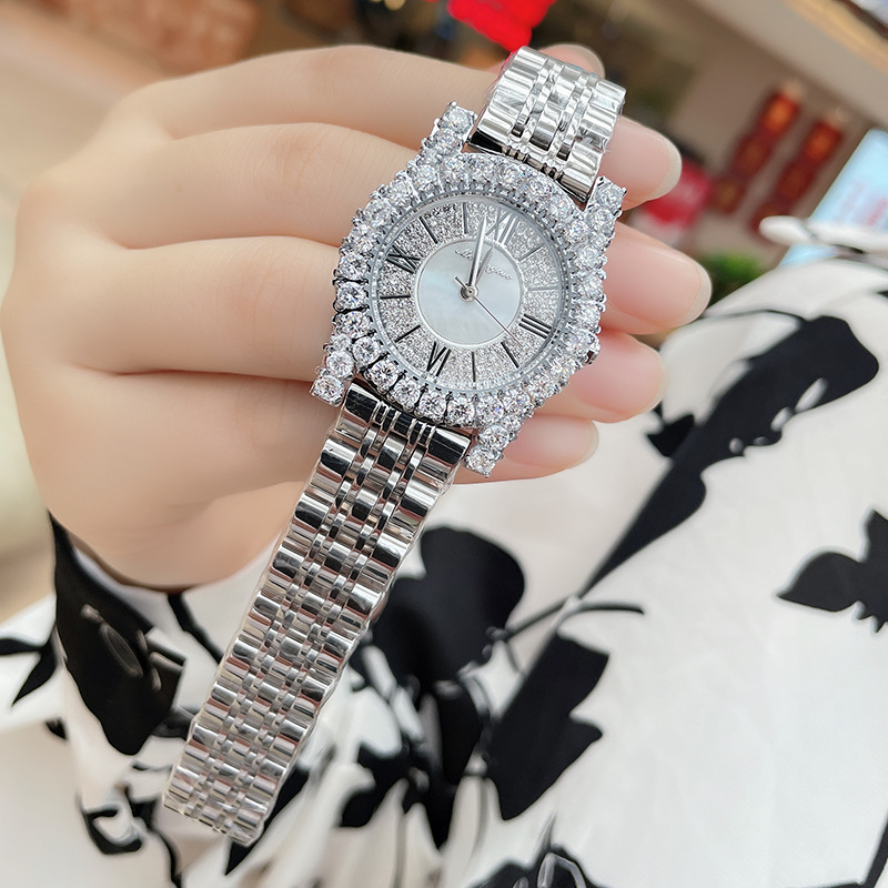 Elite fashionable watch with zircon