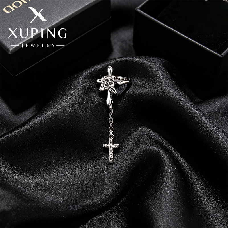 Xuping dulce y fresco viento de una sola oreja hueso clips sin agujeros de oreja se puede usar aleación de cobre cruz bordilla rosa clips de orejas al por mayor