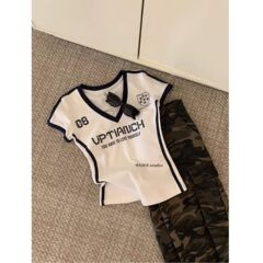 アメリカのギャルのボールの服のvネックの半袖のtシャツの女性の夏の2025新型の修身はやせて腰の運動の短い上着を収めます。