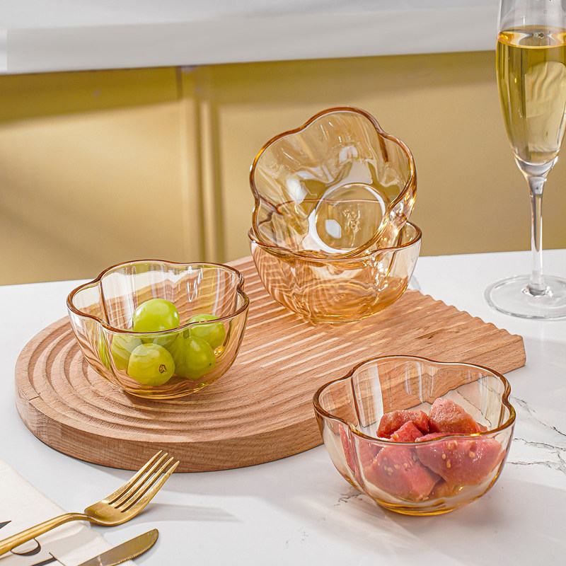 Amber-Colored Petal-Shaped Glass Bowl for Home Use, High-Temperature Resistant Fruit Salad Bowl, Light Luxury Food-Grade, High Aesthetic Value, Suitable for Instant Noodles and Desserts