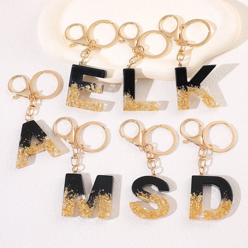 Wholesale new amazon black initials keychain ladies gift letter pendant key ring for backpack
