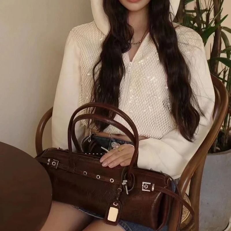 2024 Herbst/Winter Neue modische vielseitige Gürtelschnalle Streifen Einzelschulter Unterarm French Stick Damentasche_voghion.com