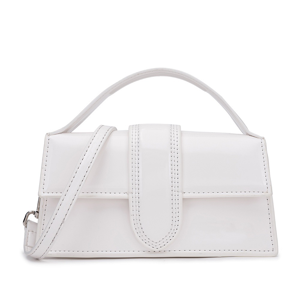 광택 있는 흰색