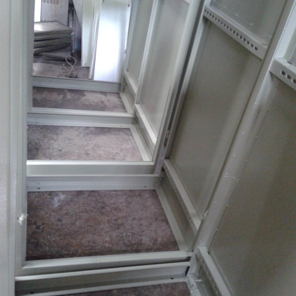 佛山铭东五金钣金厂家 冲孔剪压百叶等 钣金电箱电柜批发