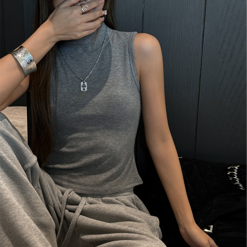 Tencel Lyocell Autumn and Winter Brushed Half Turtleneck Sleeveless Warm Base Layer Women's Inner T-Shirt Can Be Worn Outside the Top Tencel Lyocell Autumn and Winter Brushed Half Turtleneck Sleeveless Warm Base Layer Women's Inner T-Shirt Can Be Worn Outside the Top