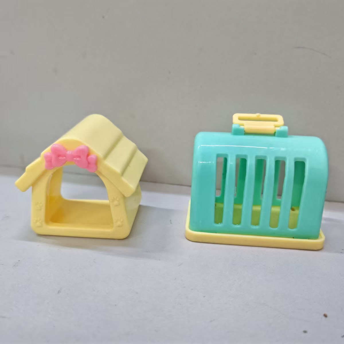 Miniature pet swing diapositivas casa de muñecas gran ventana de perro interactiva casa de juguetes de comercio electrónico fuente de productos