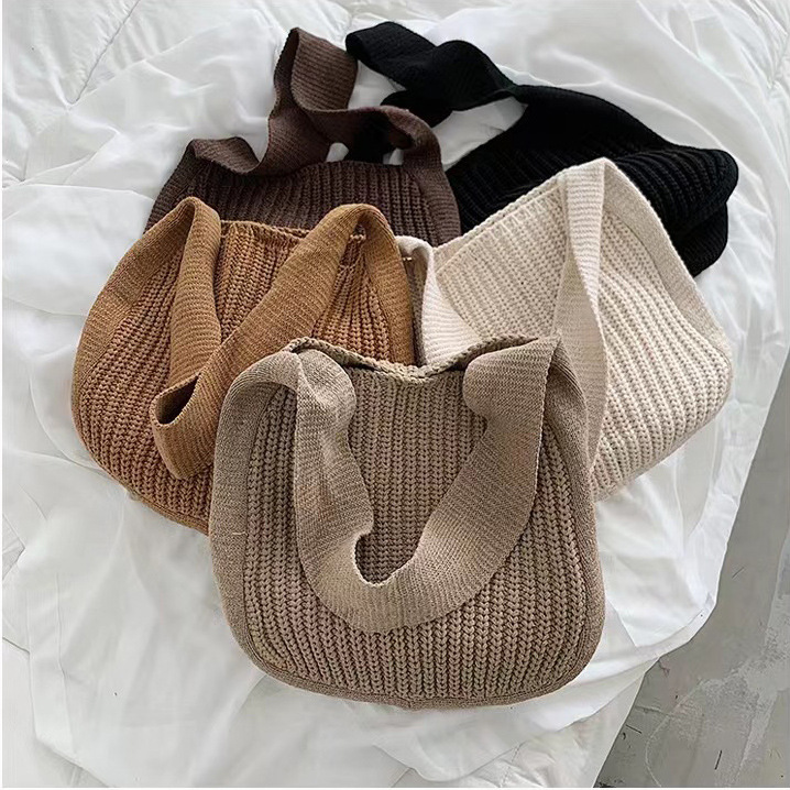 497 estilo Japonés de color sólido de punto bolsa 2022 nuevo otoño y el invierno Especial simple moda elegante todo-fósforo del hombro axilas mujeres