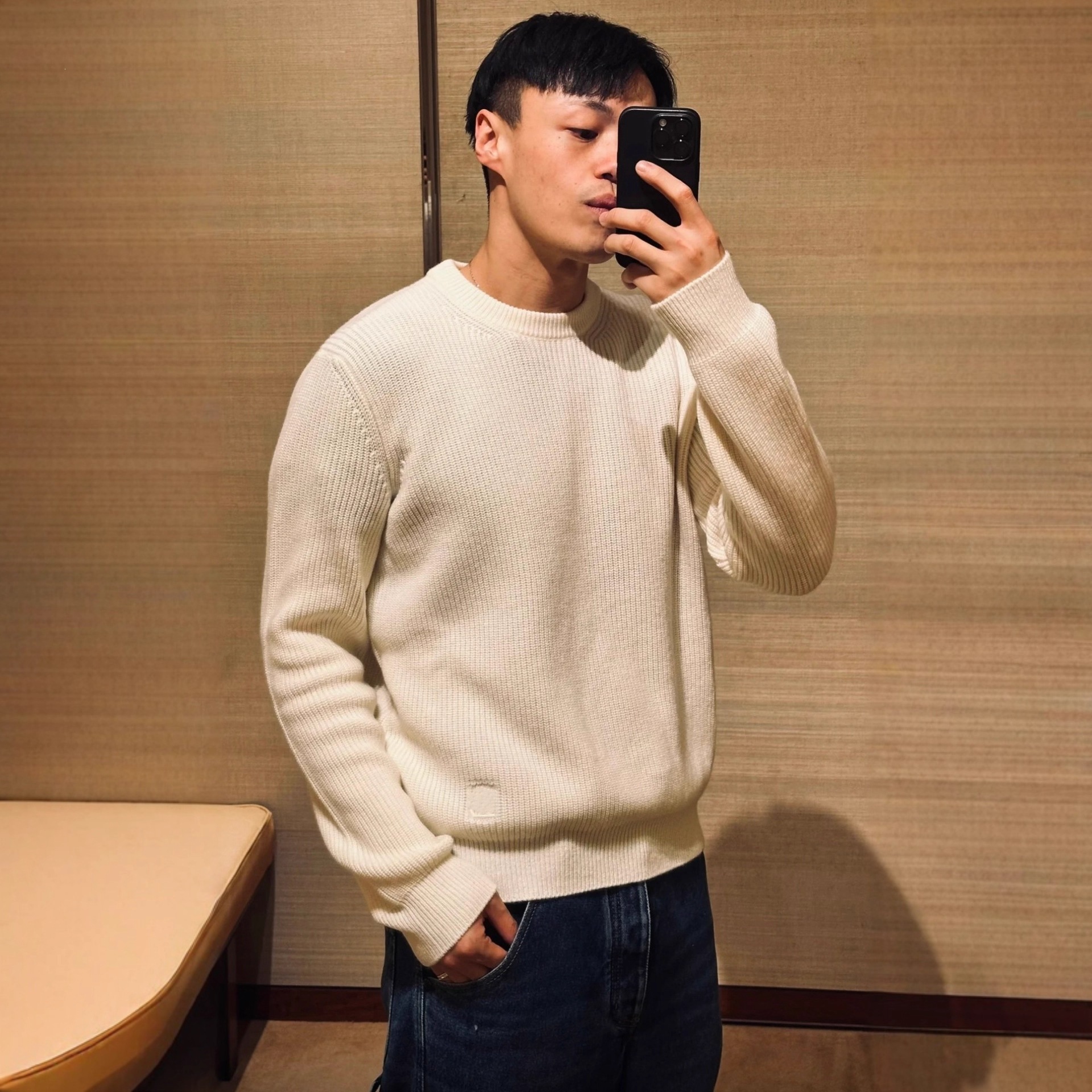 高版本原标V家25秋冬新款基础标识刺绣素色套头针织毛衣男女同款