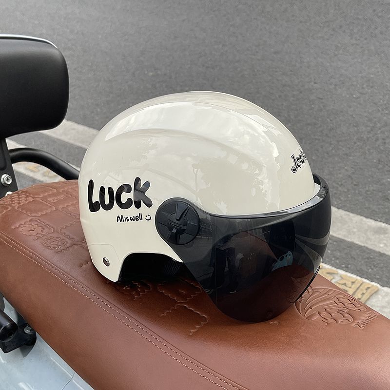 Summer 3C Certified Electric Vehicle Helmet for Men and Women, New National Standard Motorcycle Half Helmet, Breathable Four Seasons Safety Helmet for Couples