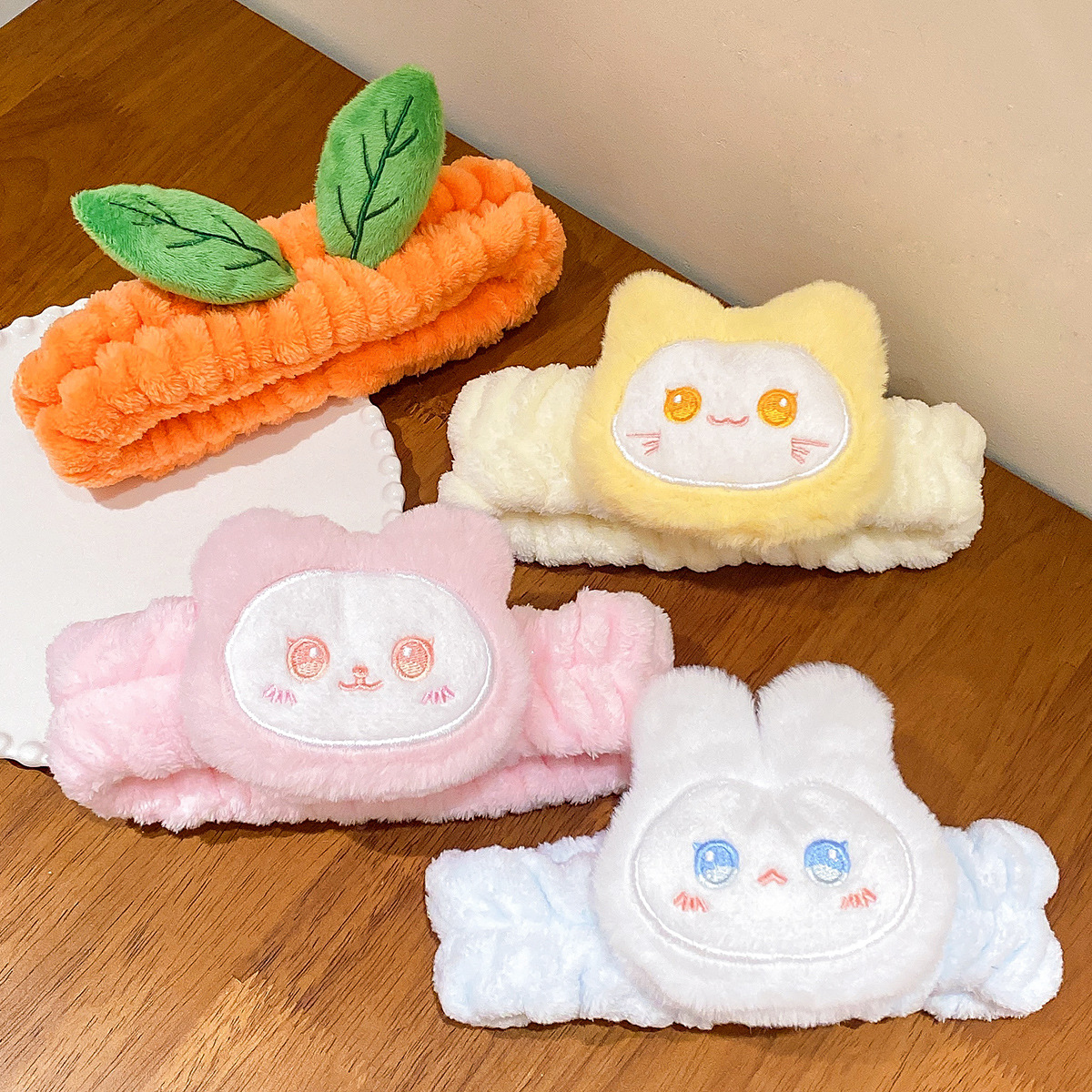 日韩网红卡通洗脸发带可爱毛绒洗漱发箍冬季新款珊瑚绒防湿束发带