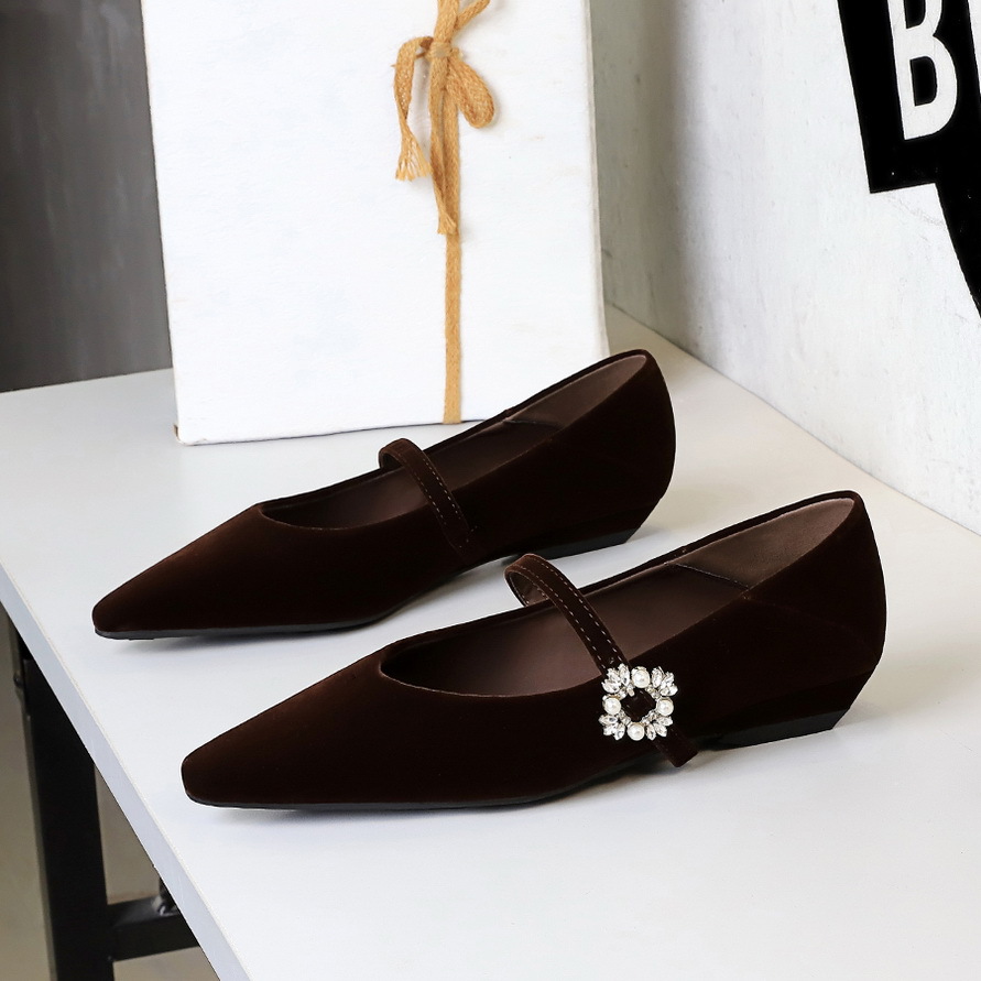 Sapatos mary jane estilo hepburn elegantes com fivela strass_voghion.com