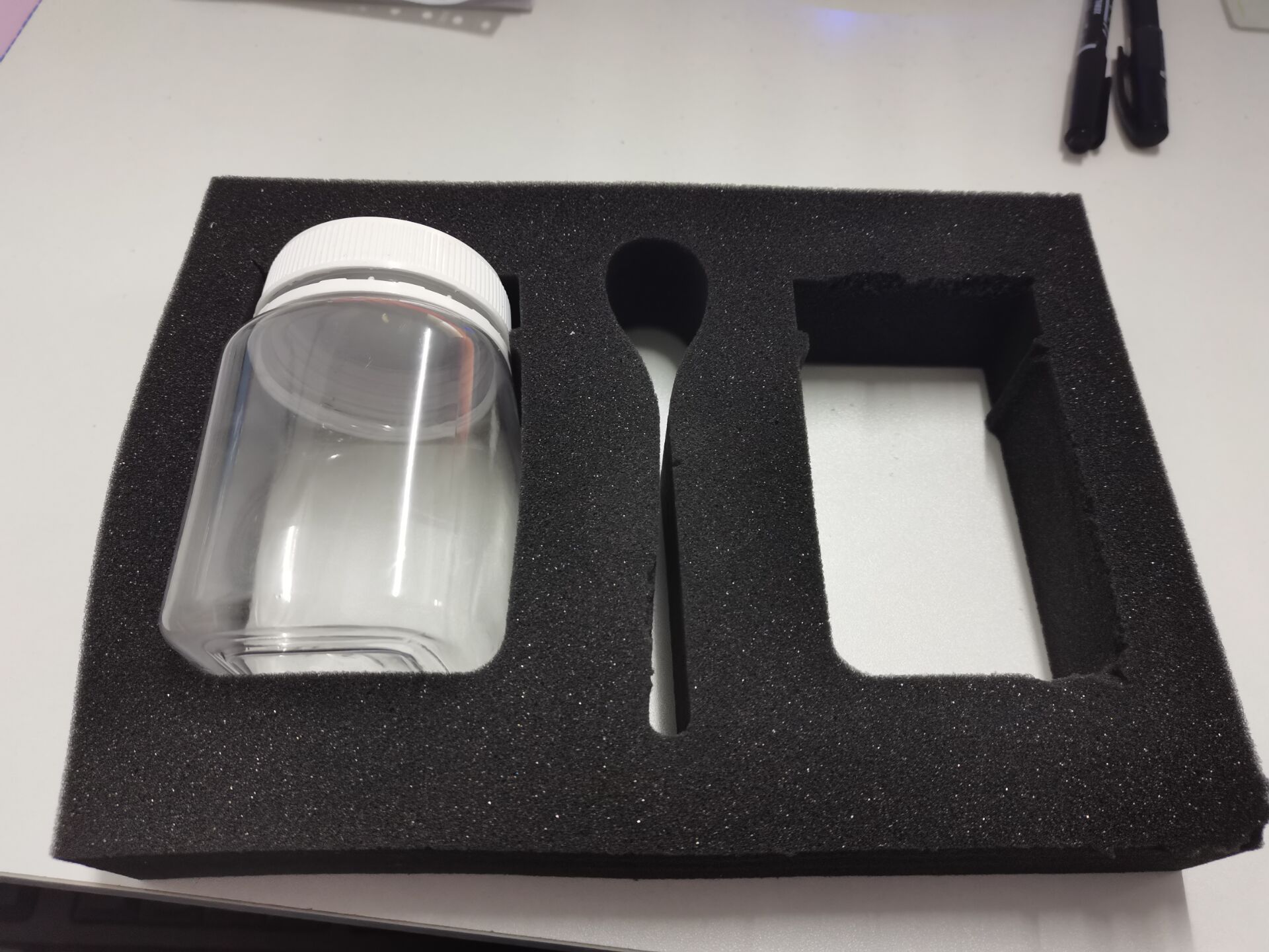 厂家供应黑色成型异形缓冲高密度快递包装泡沫海绵/高密度海绵