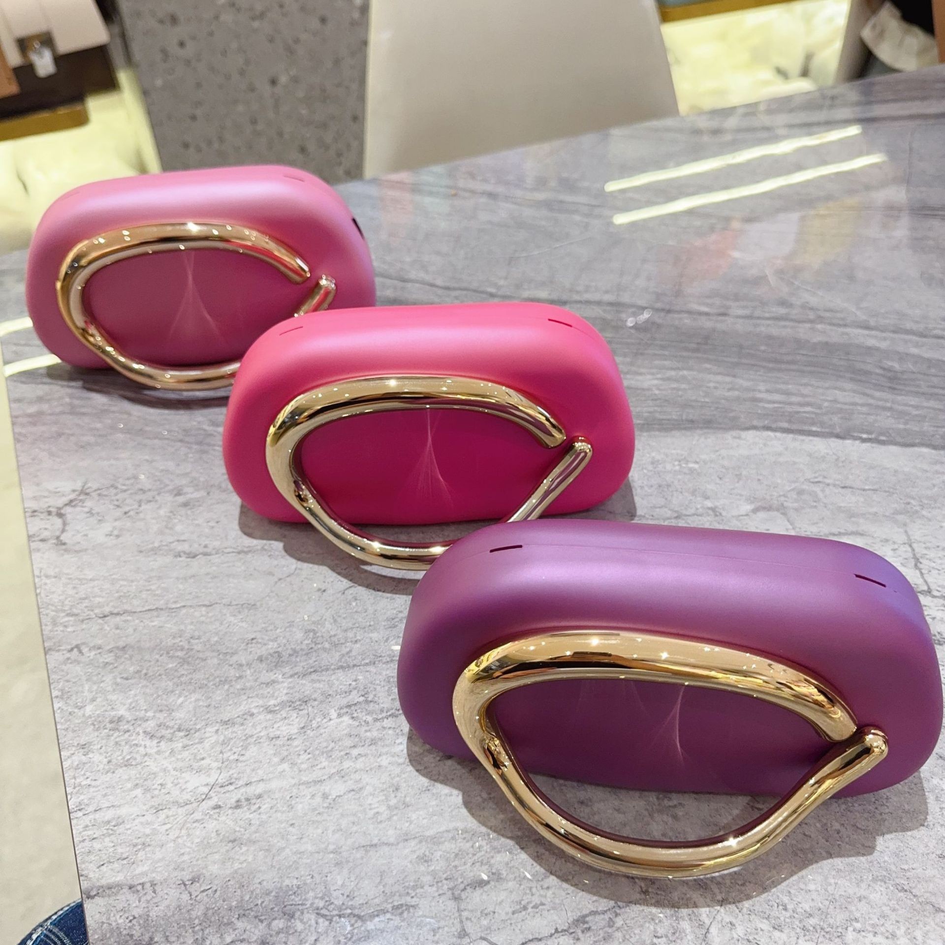 Europa y América tendencia transfronteriza bolsa de cena ligera de lujo bolsa acrílico cadena metal para llevar un solo hombro bolso de mano ropa de noche