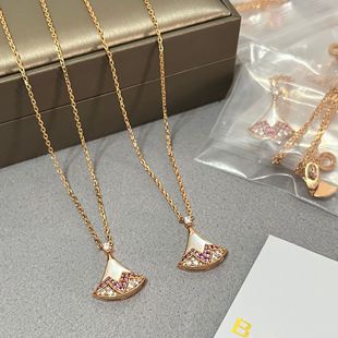 ����B�Ҹ���25����Ϧ���˹��޶��¿�Сȹ����Ů�����߰�925���y