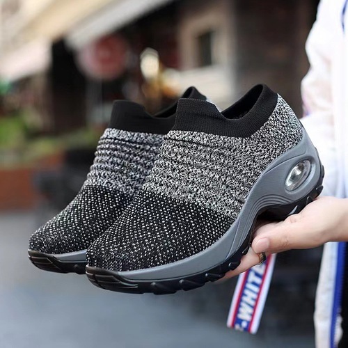 Large size flyknit sports casual sway shoes with air cushion and high elasticity, trendy and fashionable sock shoes