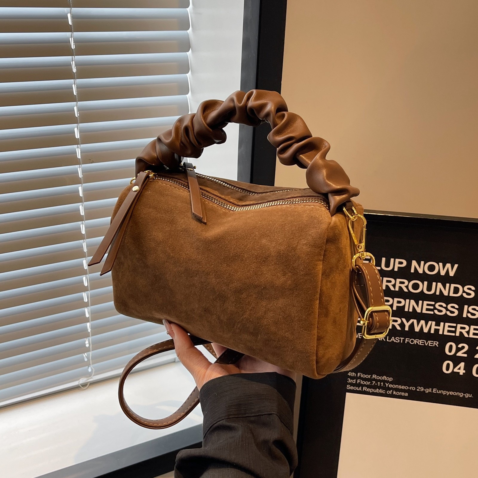 Meilad mochila de peluche 2024 otoño y invierno moda versátil bolsas de almohada de gran capacidad de transporte de hombro mochila