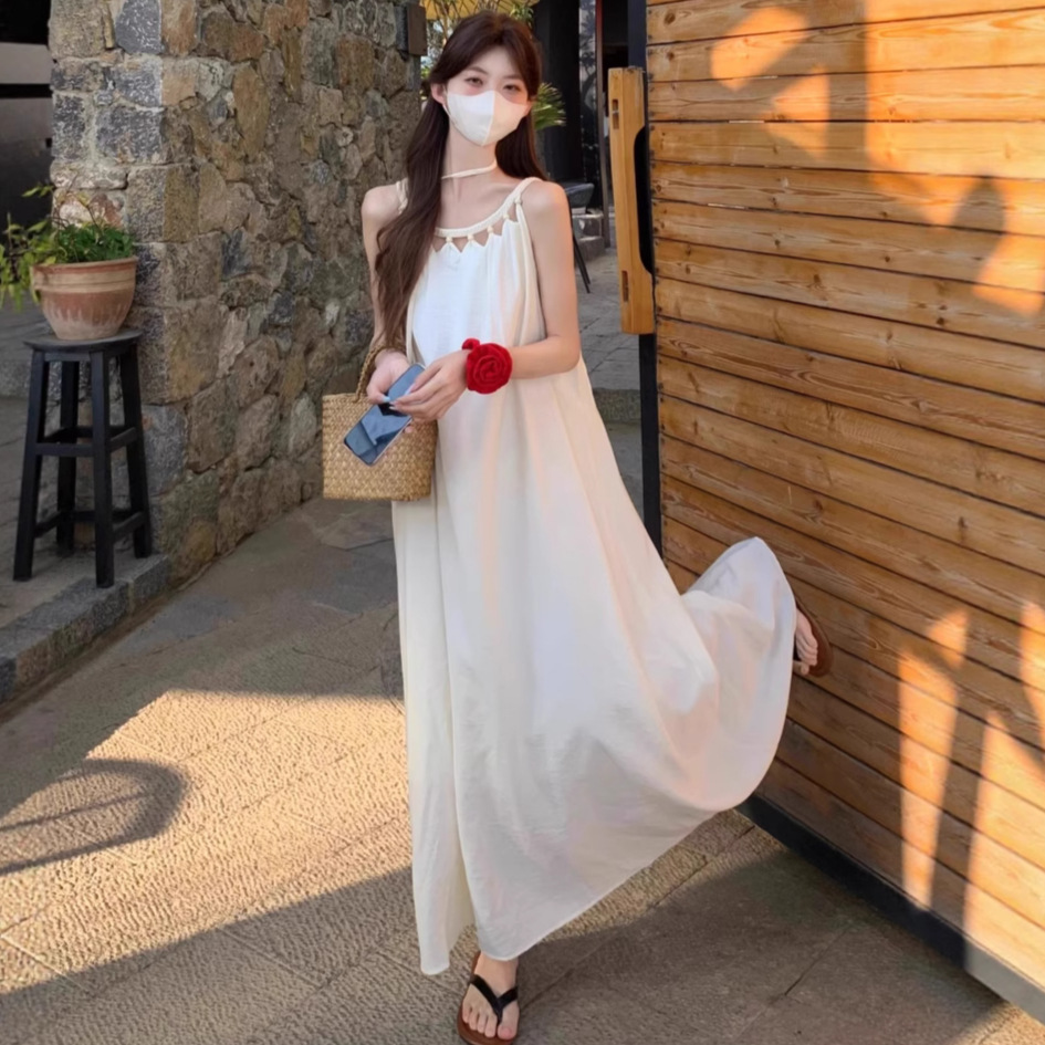 여성을위한 민족 스타일 화이트 홀터넥 서스펜더 드레스 여름 보헤미안 신장 착용 해변 휴가 해변 롱 드레스