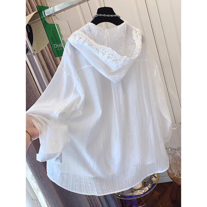 White lace shirt with hood