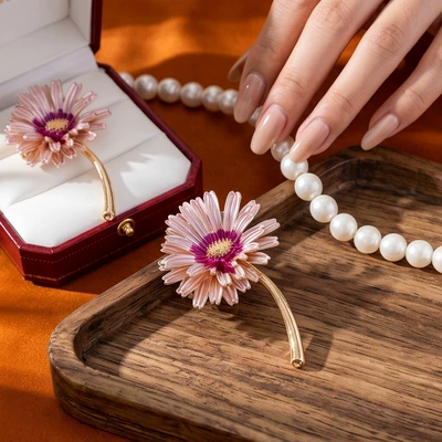 chrysanthemum flower corsage temperament – Yaxa sancaqları
