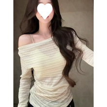�羳��ԭ��ɫ���l���nϵ�l�yб��T��Ů�ļ��ɳڸм����L�����@��