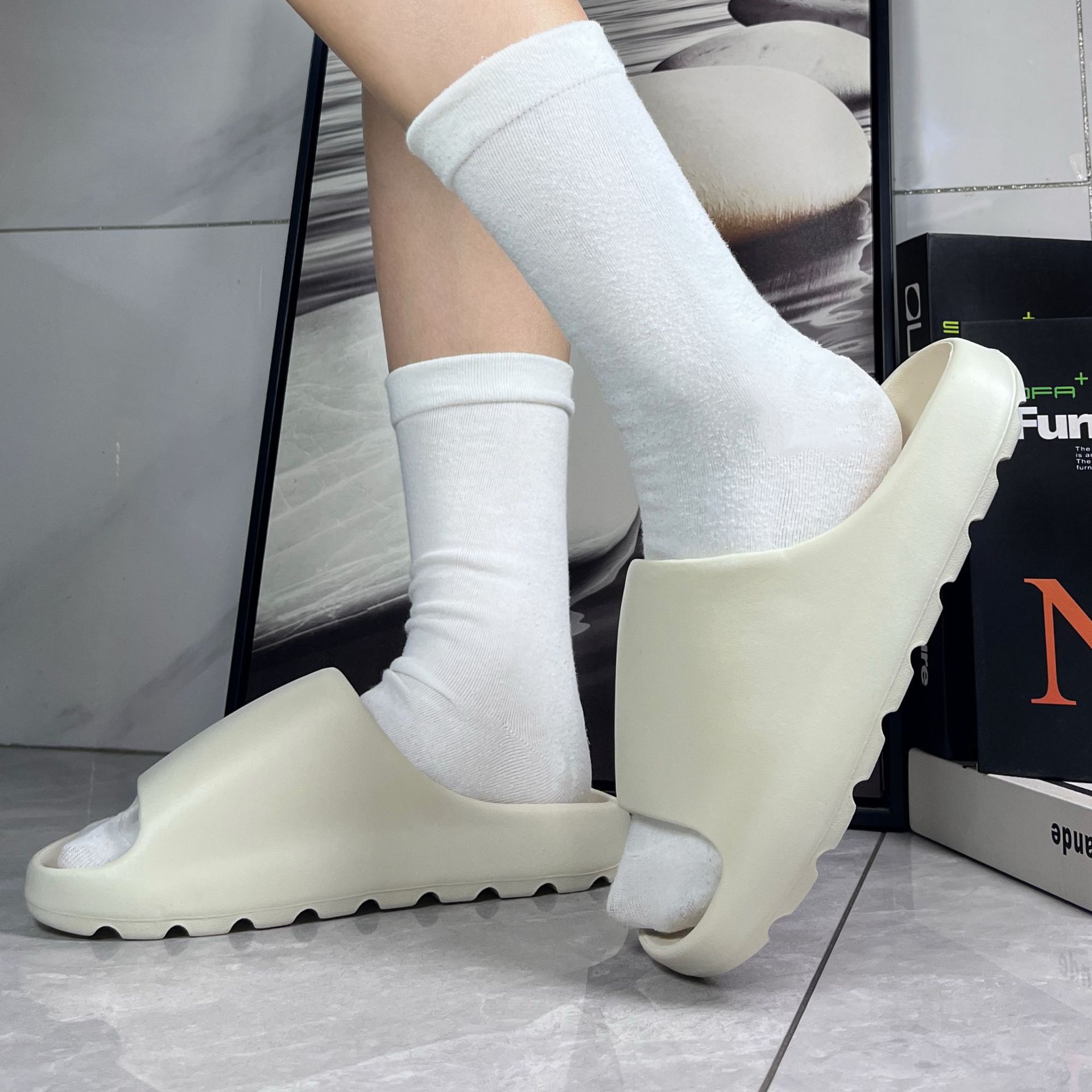 Men's EVA Themed Slippers Comfortable Stylish Summer Shoes For Women Thick Soled Non-Slip Suitable For Home And Outdoor Use_voghion.com