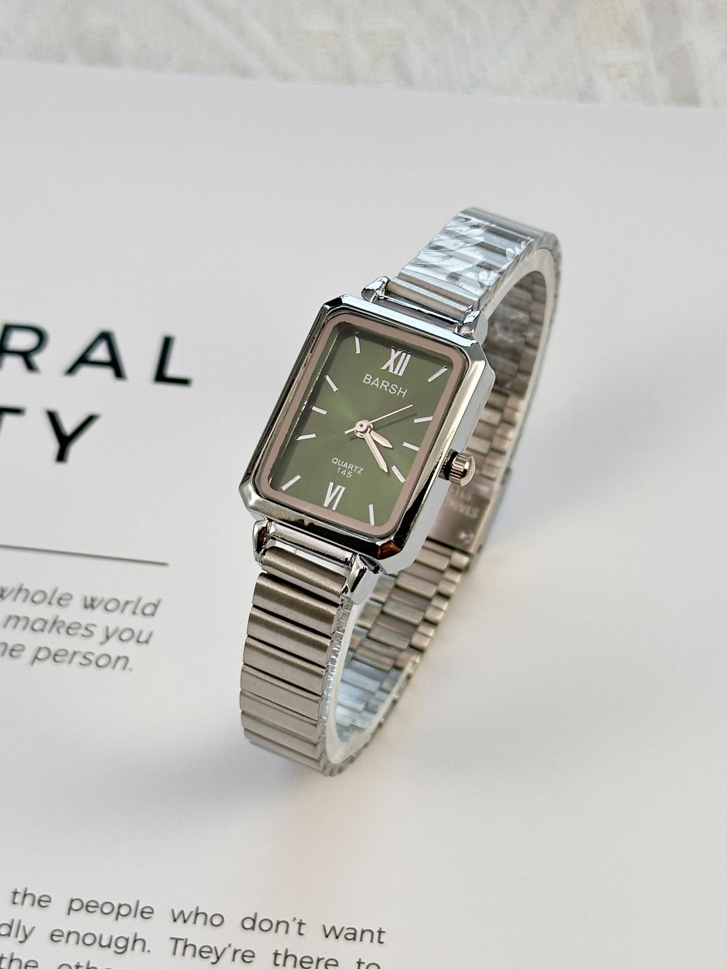 Quartz Movement Square Pattern Casual Square Concealed Buckle Quartz Women's Watches
