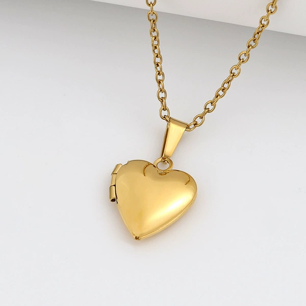 Glossy golden necklace heart shaped, 15mm