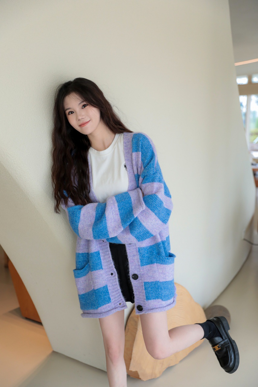 24 invierno Puyuan relajado ocio gradiente de color contrastante rayas suaves glutinosas suéter suelto Cardigan mujeres