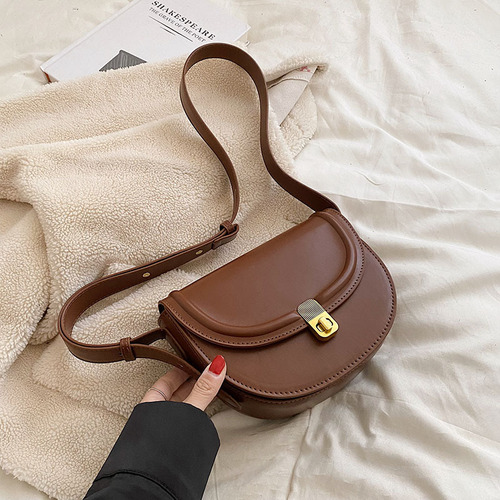 Retro style versatile saddle bag for women 2024 new niche design shoulder bag high-end texture crossbody bag for women